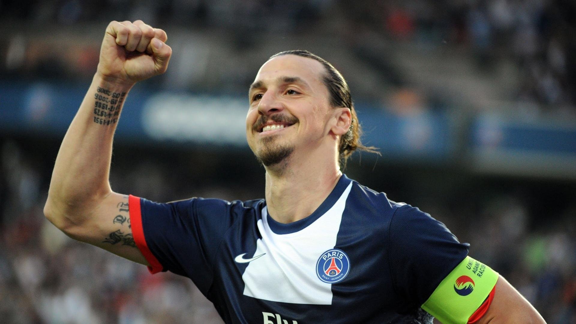 球员在赛后分享个人恢复训练心得，足球赛后恢复性训练